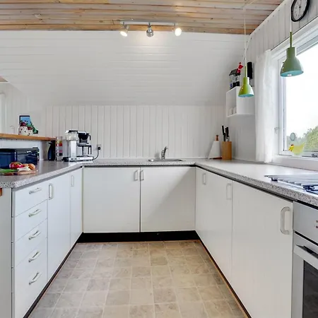 Vladan - 1-6km From The Sea By Interhome *